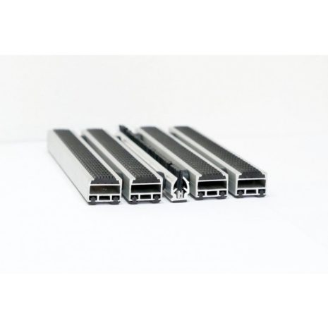 Mata aluminiowa z gumą i szczotką liniową zewnętrzna Mata aluminiowa z gumą i szczotką liniową zewnętrzna